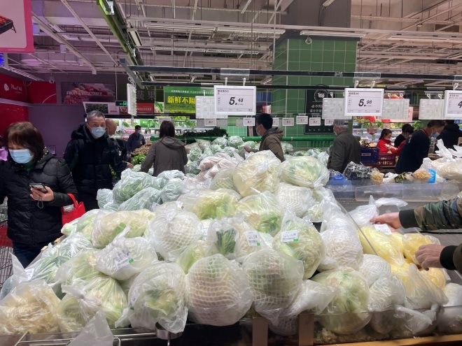 零售“抗疫”迎大考 保供穩(wěn)價(jià)，人員短缺成巨大挑戰(zhàn)